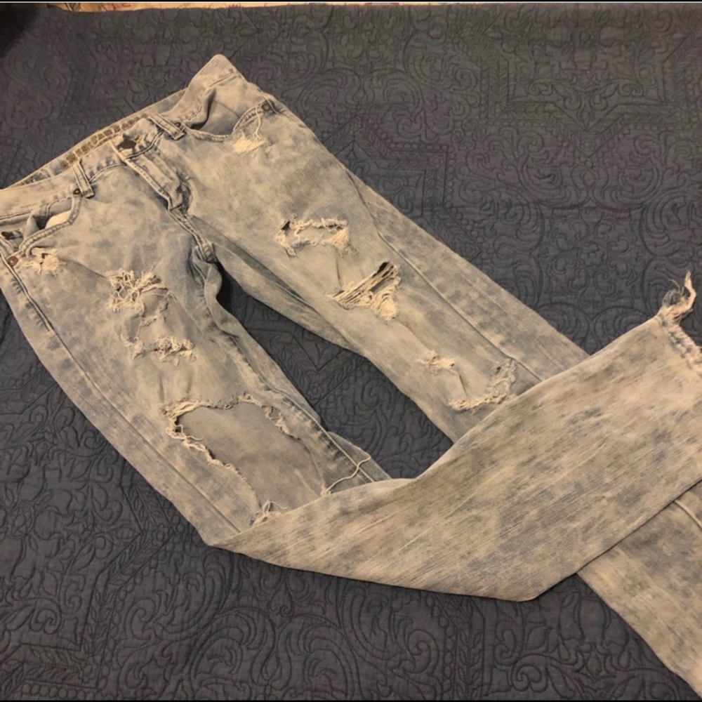 ⭐️3/$12⭐️ AE Ripped Jeans